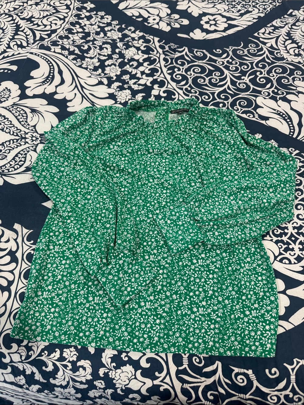 Adrianna Papell Green Floral Print Long-Sleeve Blouse